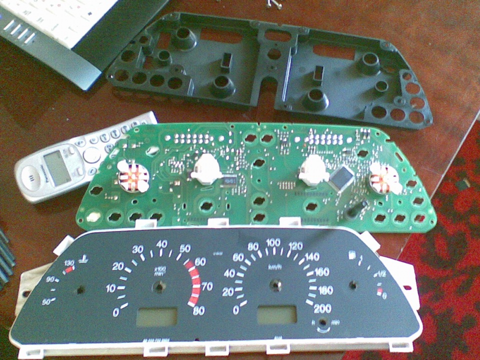 Ваз 2114 инжектор панель приборов. Плата комбинации приборов ВАЗ 2114. Плата панели приборов ВАЗ 2114. Разобрать панель приборов ВАЗ 2114. Приборная панель 2114 сзади.