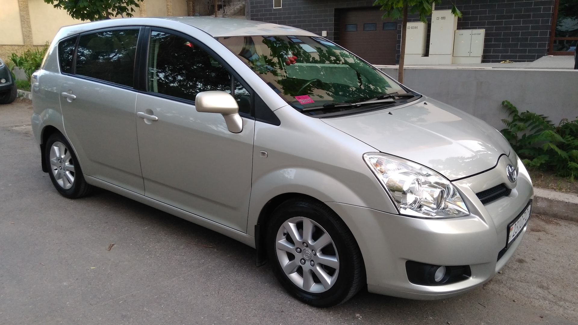 Toyota Corolla Verso 2.2 дизельный 2007 | 2.2 D4D на DRIVE2