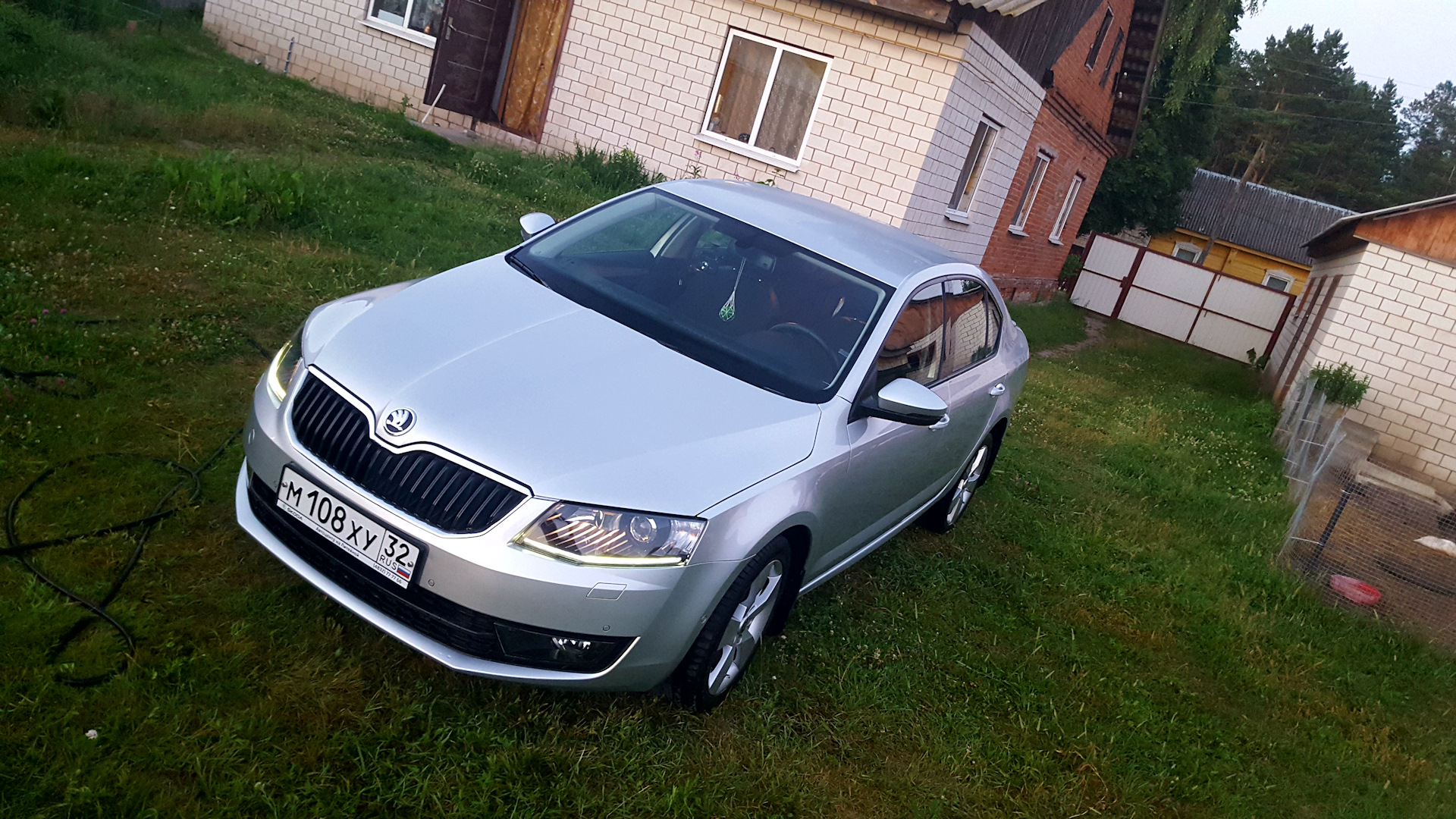 Brilliant Silver Skoda Octavia