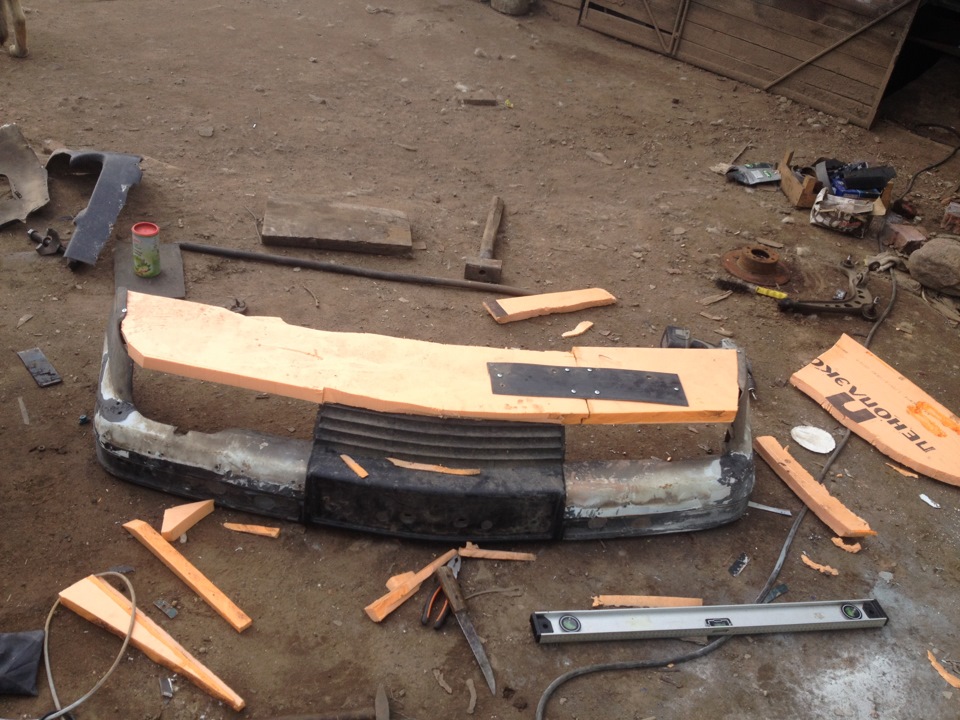 Бампер из пены своими руками. Бампер из пеноплекса. Бампер из пены ауди 80. Ваз 2115 бампер передний из монтажной пены. Матрица для бампера из стекловолокна.