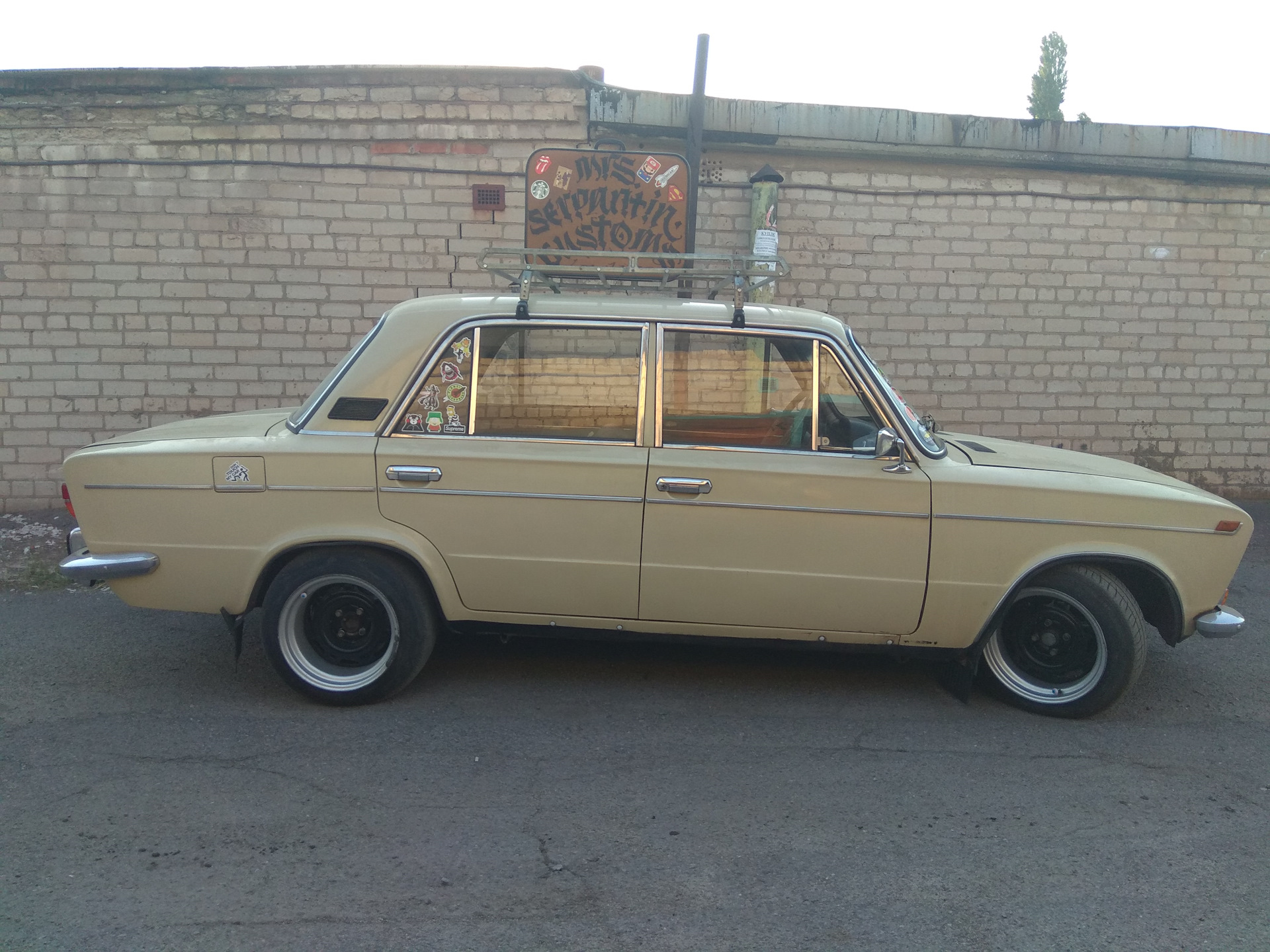 Lada 2107 с багажником на крыше