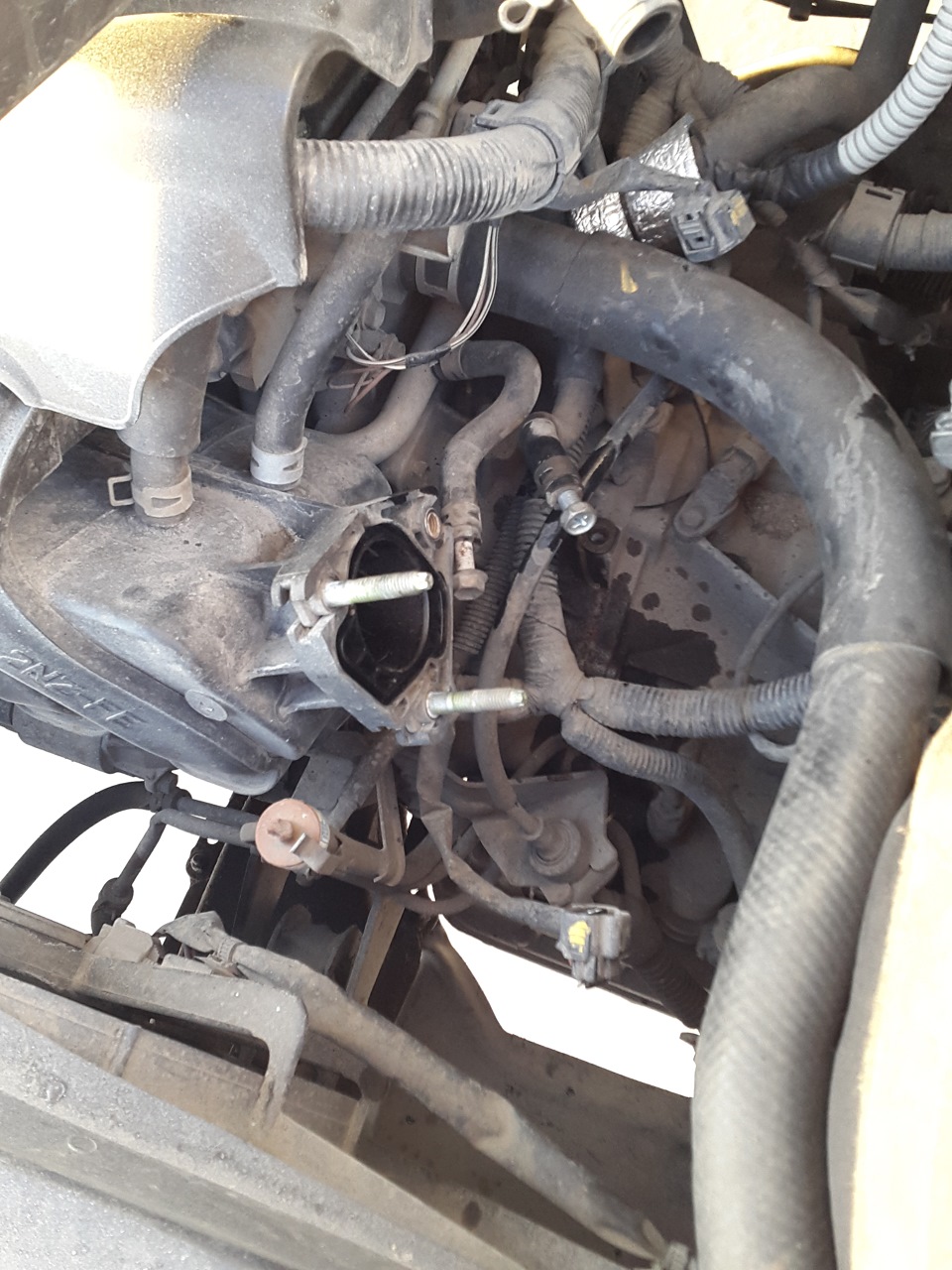 Чистка дроссельной заслонки — Toyota Corolla (120), 1,5 л, 2001 года ...