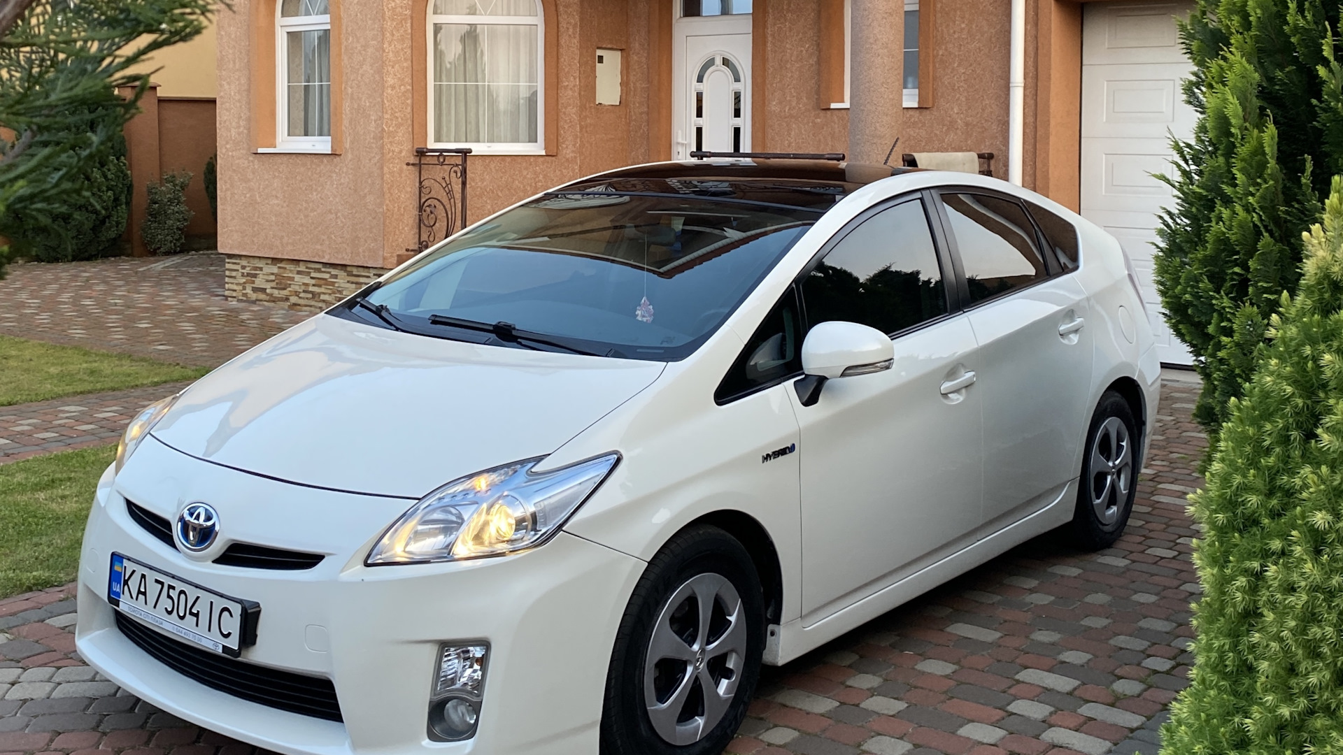 Toyota Prius 2012 White background