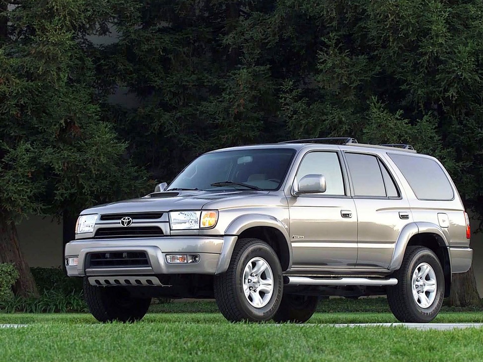 Раннер что это. Toyota 4runner 2002. Toyota 4runner 3 поколения. Toyota four Runner 1995.