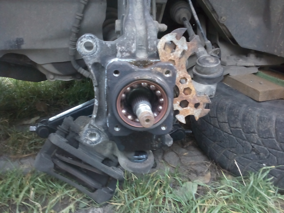 смерть ступичных подшипников — Dodge Caravan IV, 3,3 л, 2001 года ...