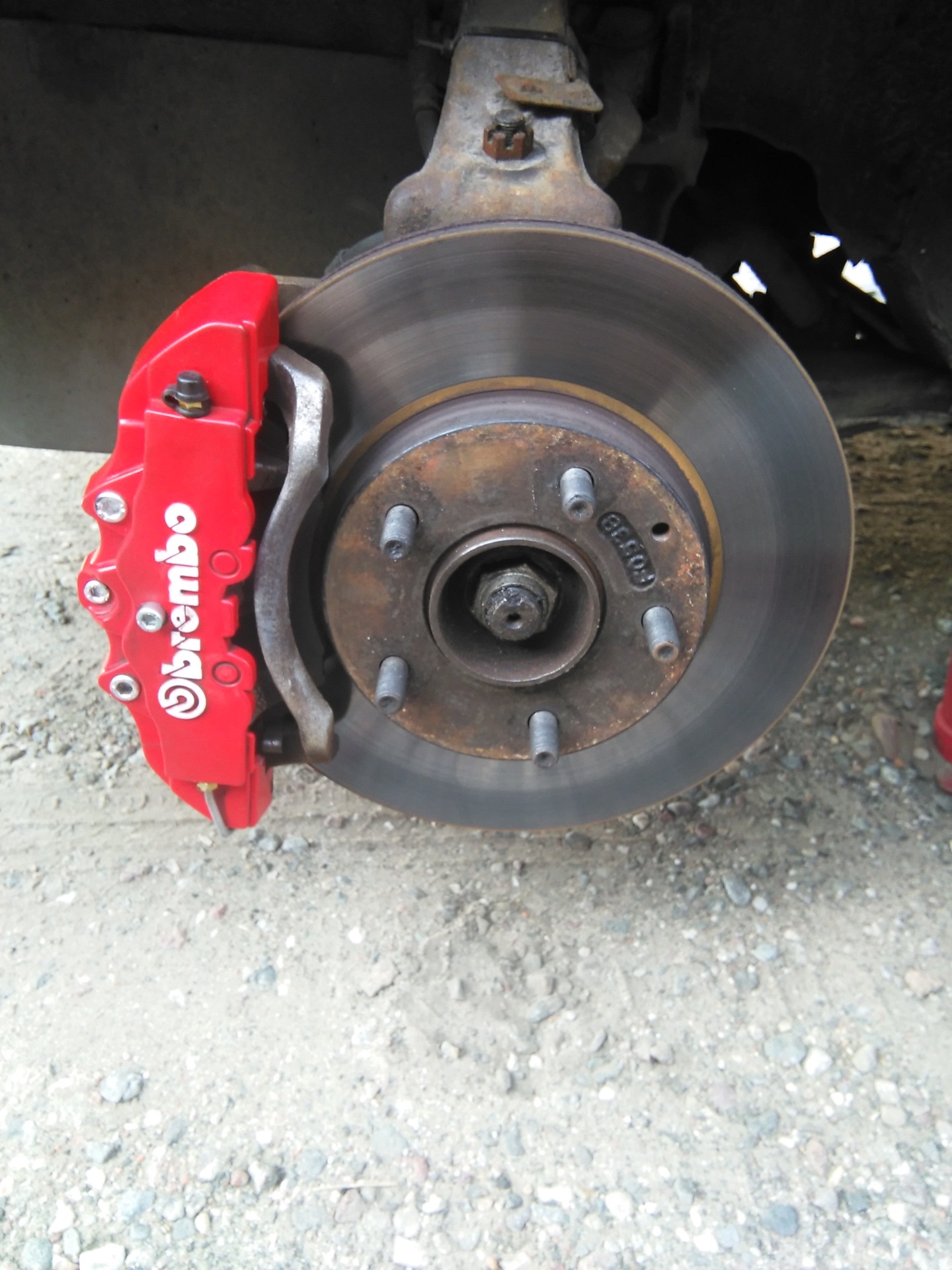 Покраска суппортов ауди а7. Тормозные суппорта toyota camry 70. Тормозные суппорта тюнинг. Форд фокус 2 цвет суппортов. Суппорта брембо на киа рио 3.