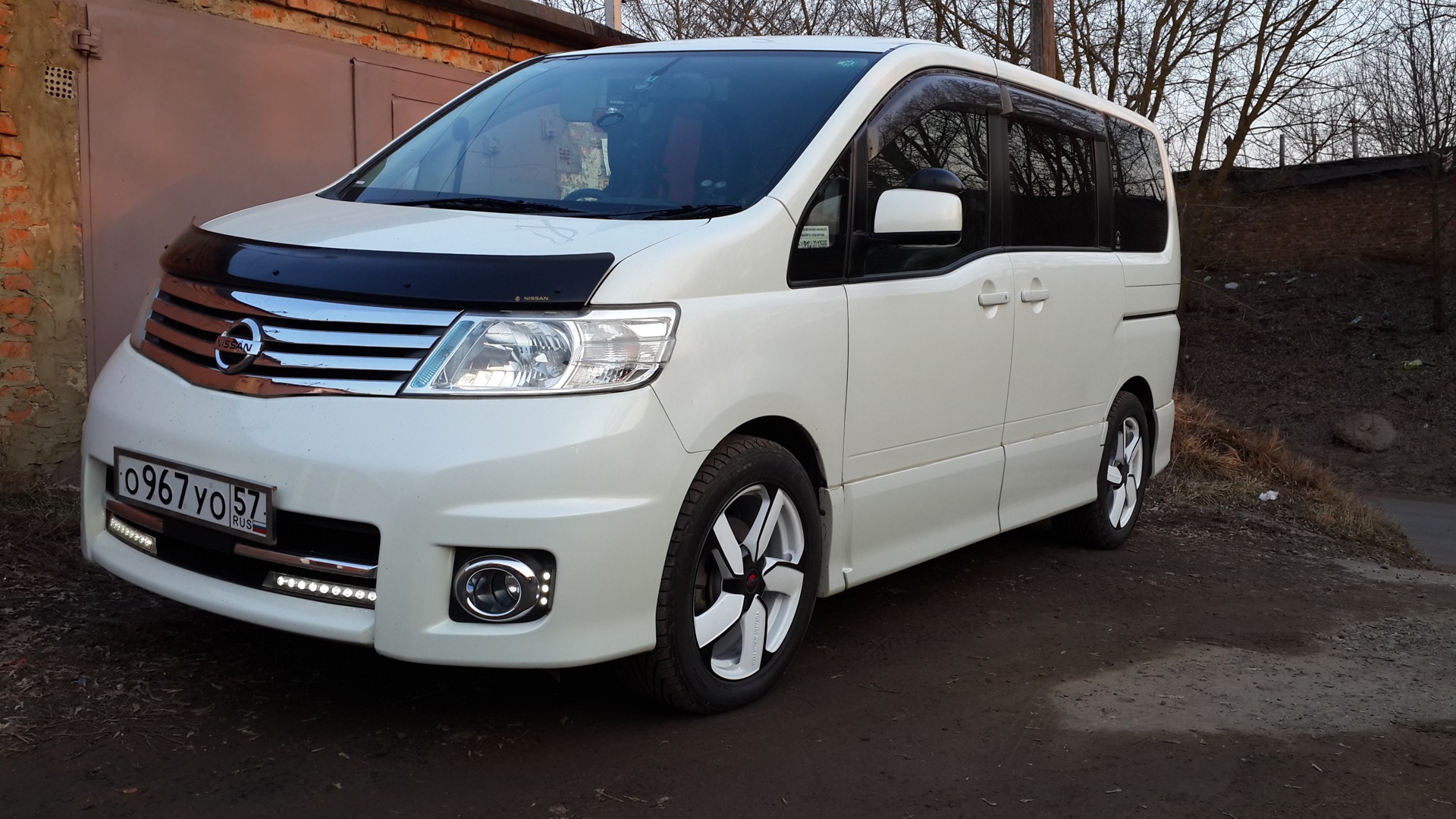 Serena 25 кузов. Ниссан Серена с25. Ниссан Серена 25 кузов. Ниссан Серена сс25. Nissan Serena в 25 кузове 2007 года.