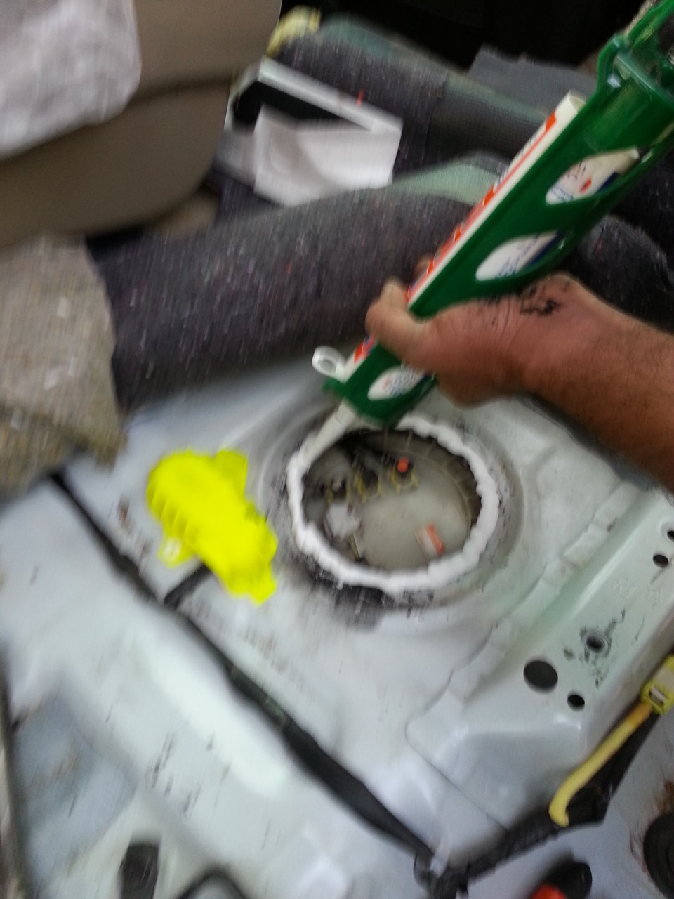 Replace the fuel pump — Toyota Land Cruiser 200, 4 л, 2010 года