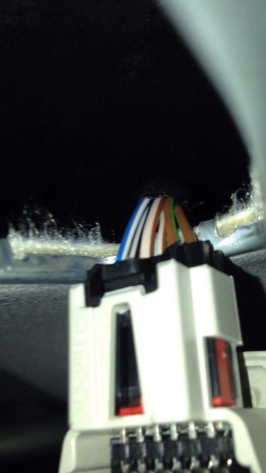 Подключить видеорегистратор к плафону — Ford Focus III Hatchback, 1,6 л ...