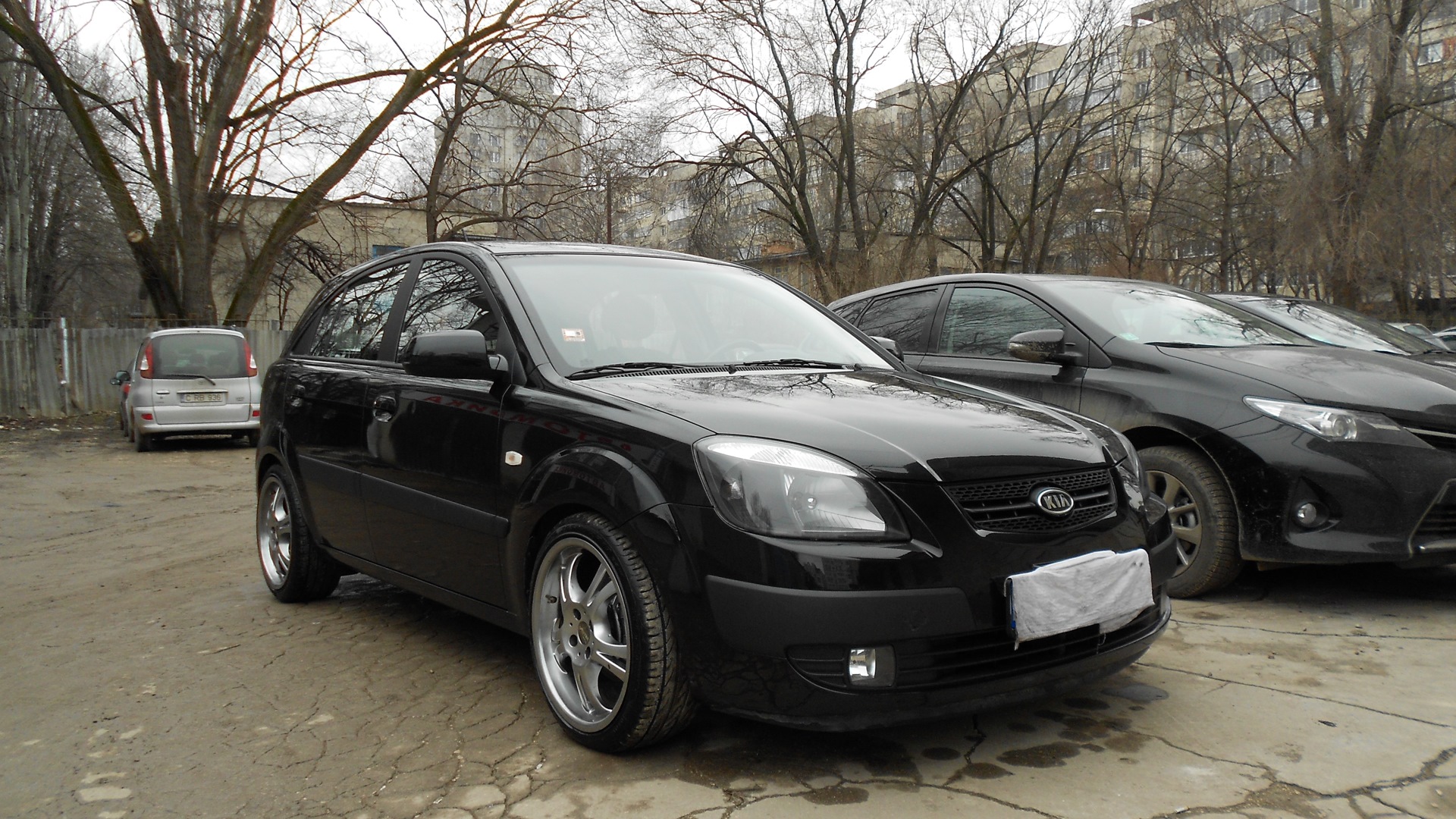 KIA Rio (2G) 1.4 бензиновый 2006 | внешний тюнинг на DRIVE2