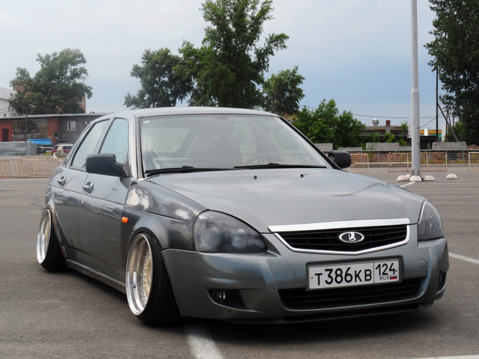 lada priora stance