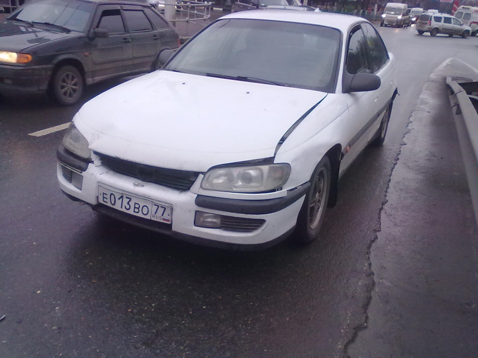 Легкая авария — Opel Omega B, 2 л, 1998 года | нарушение ПДД | DRIVE2