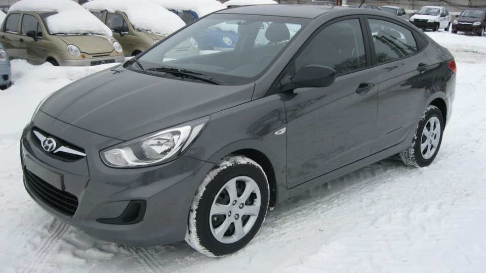 Hyundai Solaris 2011 серый SAE