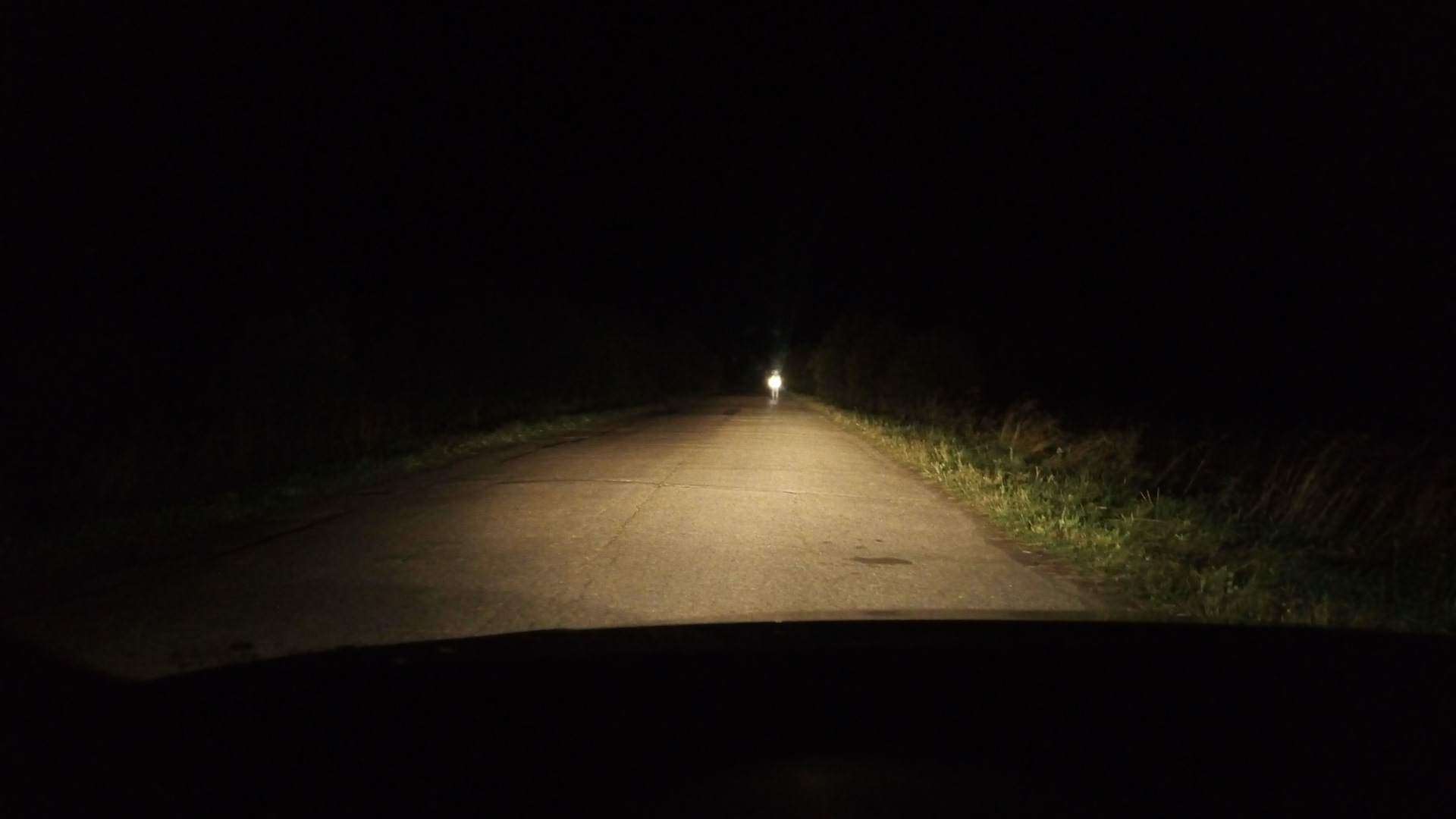 1 июля свет. Дальний свет фар в ночное время. Как светит Ближний и Дальний свет. Lexus 350 свет фар. Как светит Дальний свет днем.