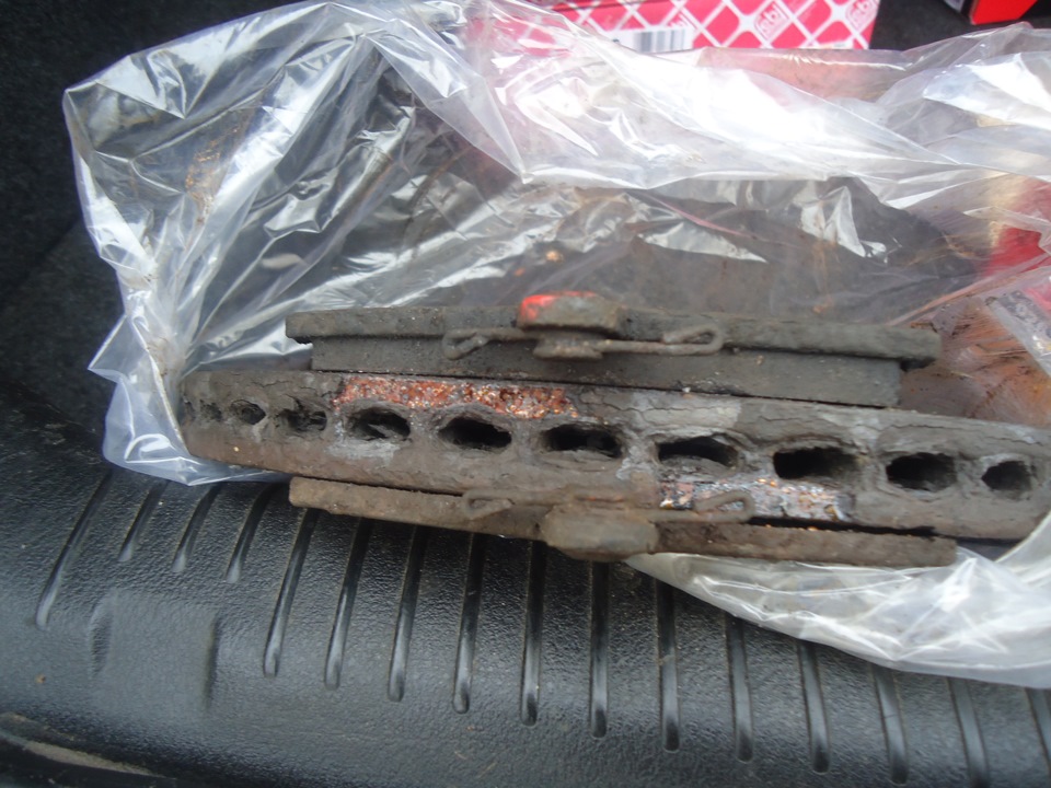 касяки по тормозам — Volkswagen Passat B5, 1,6 л, 1997 года ...