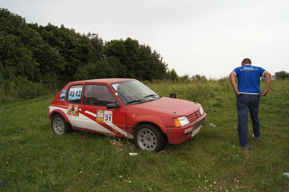 Заливная горловина бензобака — Peugeot 205 GTI, 1,9 л, 1989 года ...