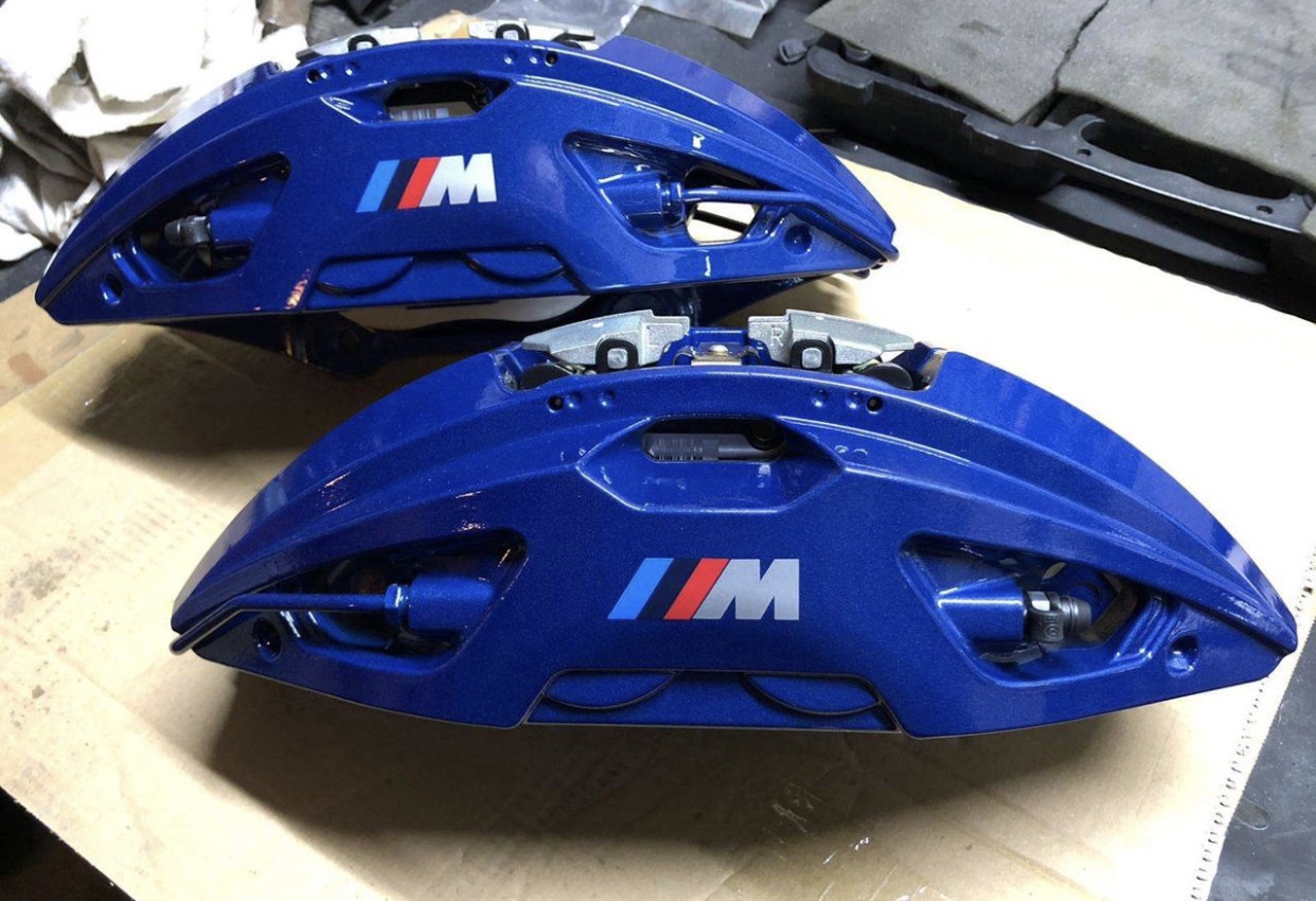 Суппорты g05. Тормозные диски бмв g30. Суппорт бмв м5. Суппорты g05. Тормоза bmw x5 g05.