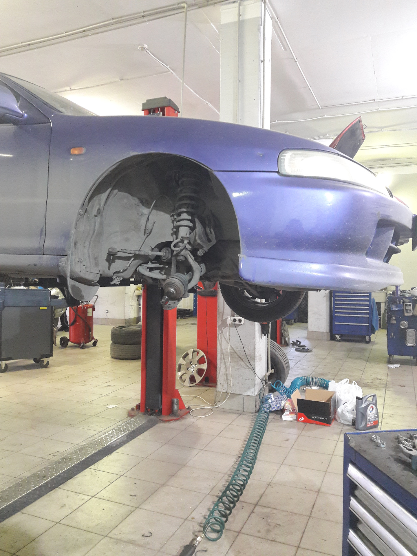 Замена правой нижней шаровой опоры — Honda Integra (DC1/DC2), 1,6 л ...