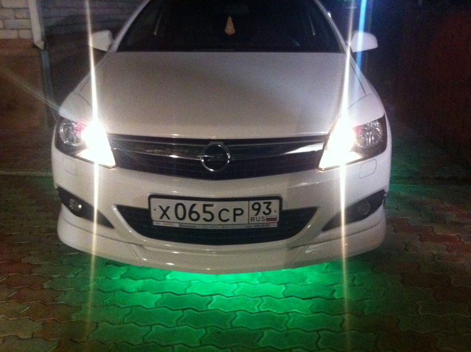 Просто фотки. — Opel Astra H GTC, 1,6 л, 2010 года | фотография | DRIVE2