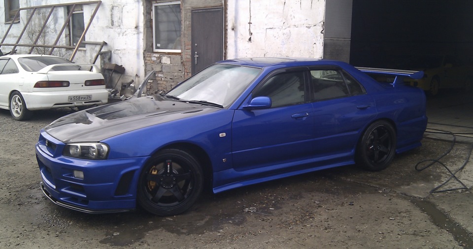 Nissan Skyline GTR r34 седан