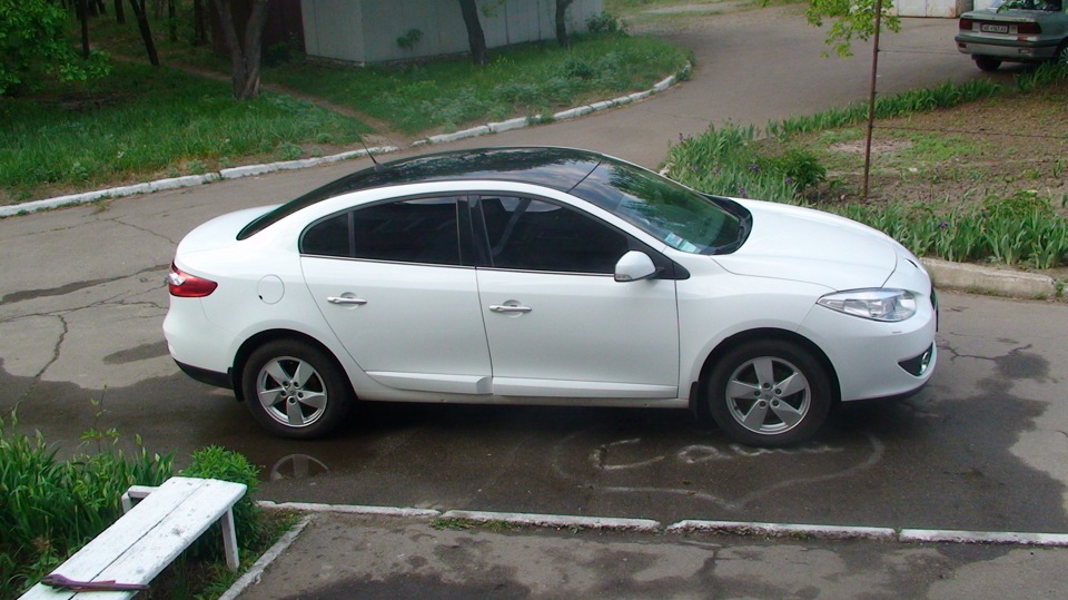 Обвес на рено флюенс 2011. Рено флюенс 1 поколение. Fluence drive2. Флюенс на 16 штампах. Fluence drive2.