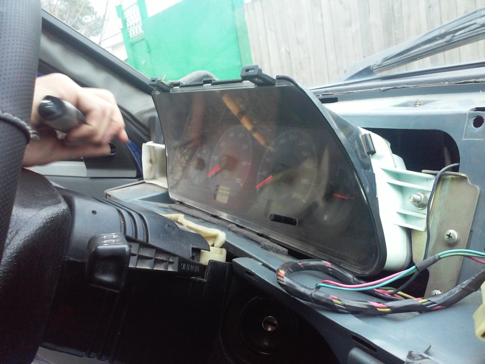 Удаление скрипов в панели приборов — ИЖ 2126, 1,6 л, 2004 года ...