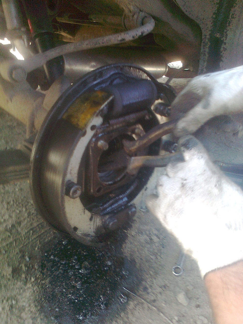 Замена сальника полуоси — ГАЗ 3110, 4,3 л, 2009 года | поломка | DRIVE2