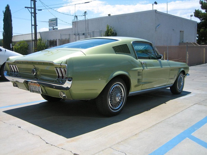 Американские машины 70. Форд Мустанг 60-70. Ford Mustang 60. Форд Мустанг 1960. Форд Мустанг 80.
