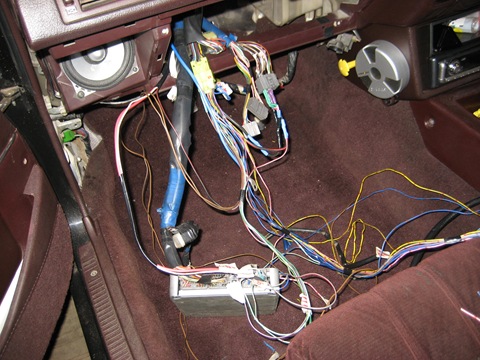 Splicing the wiring  - Toyota Cresta 25 L 1984