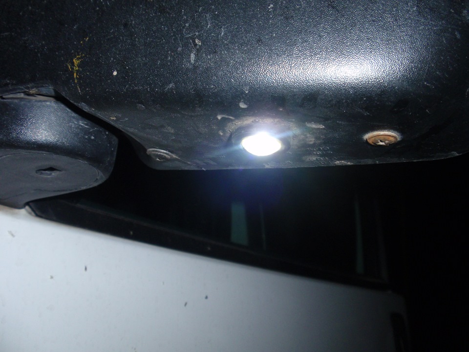 Подсветка в зеркалах и в дверях Peugeot Expert . — Peugeot Expert (1G ...