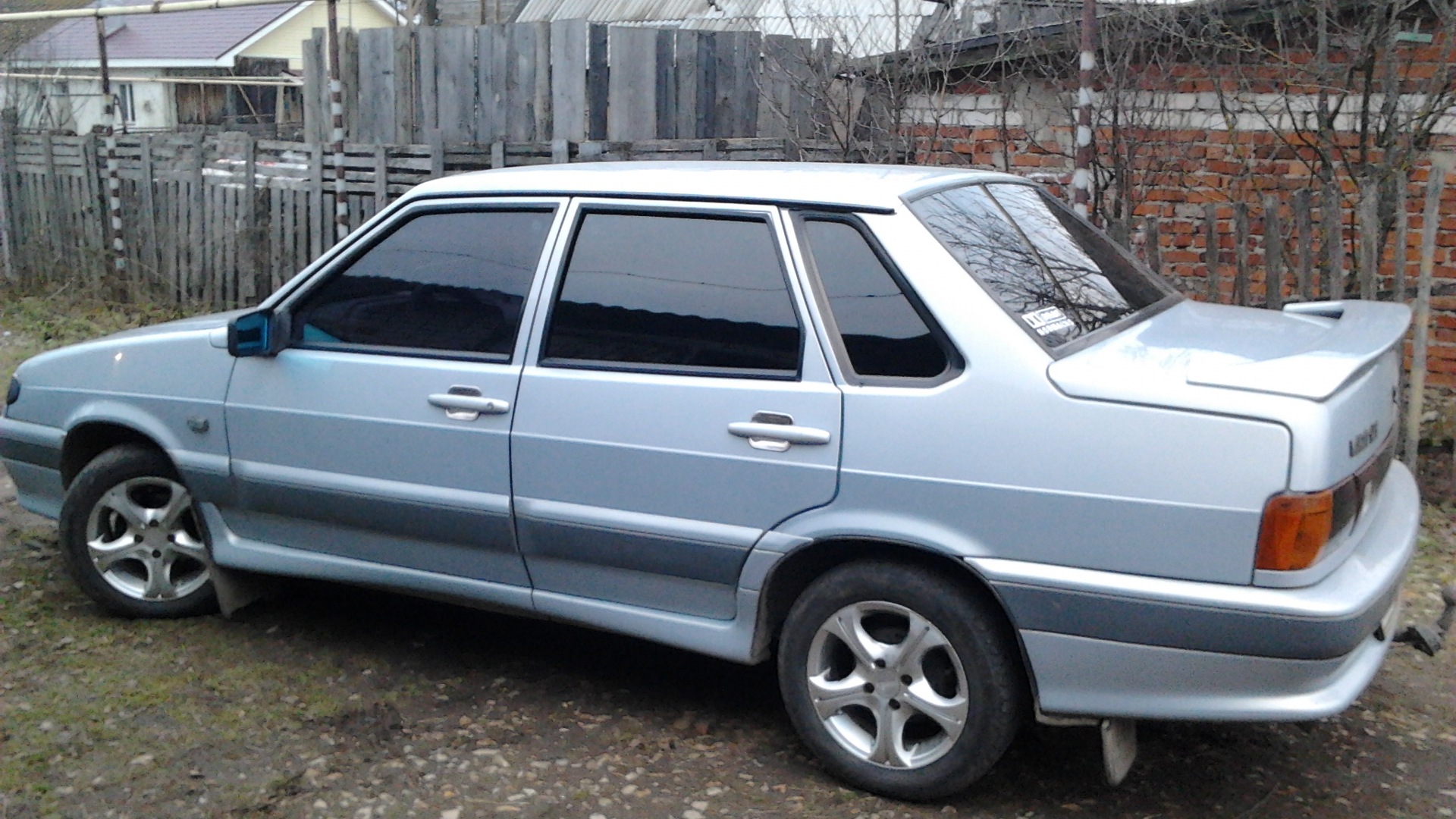 Lada 2115 1.5 бензиновый 2004 | серебристо желтый на DRIVE2