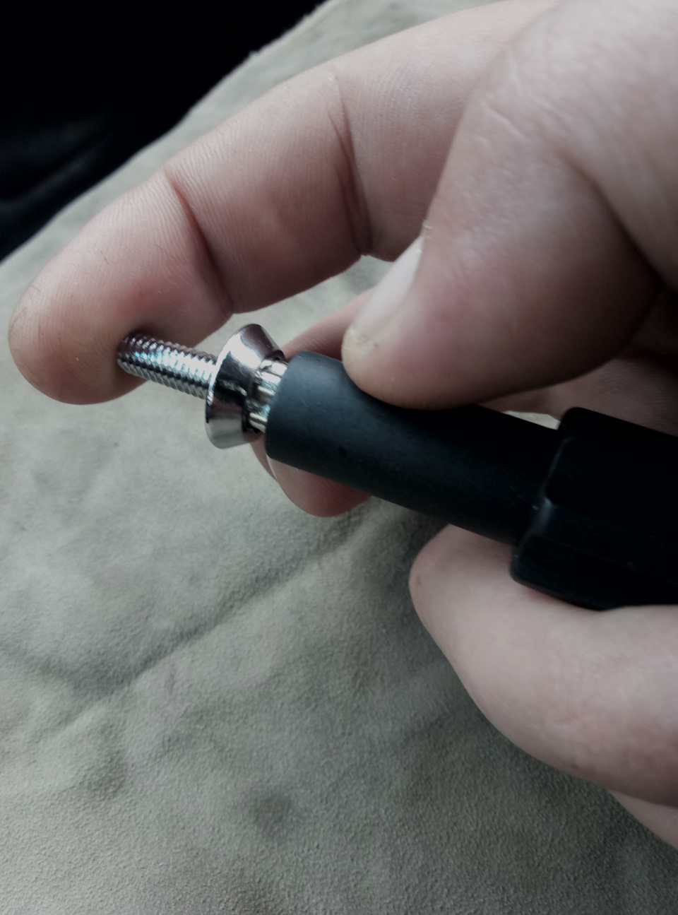 Болты секретки для номеров. — Toyota Crown (S130), 2 л, 1993 года ...