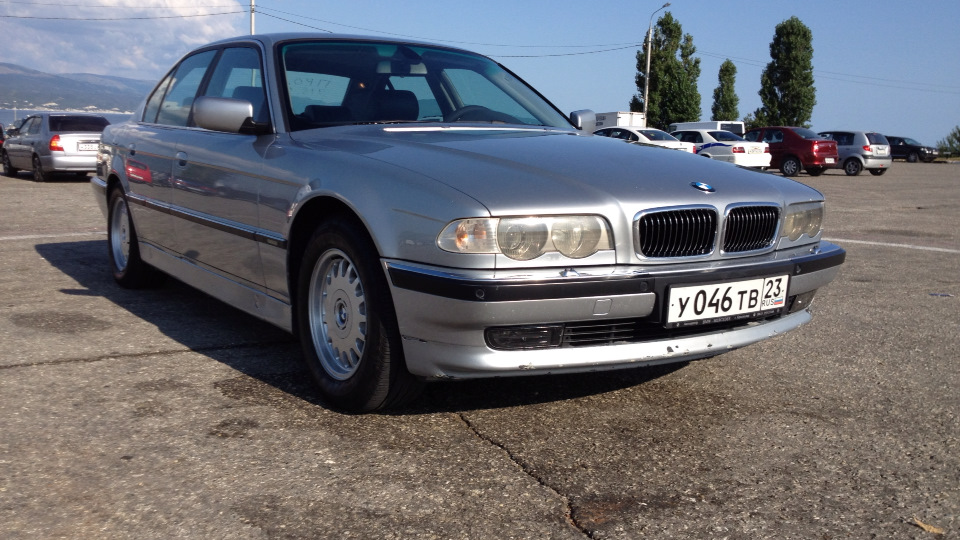 BMW 728i