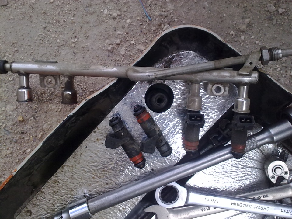 Промывка "псикалок" (форсунок) =))) — Lada 2115, 1,6 л, 2010 года ...