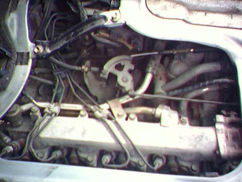 The car has two hoods - Toyota Estima 24 L 1994