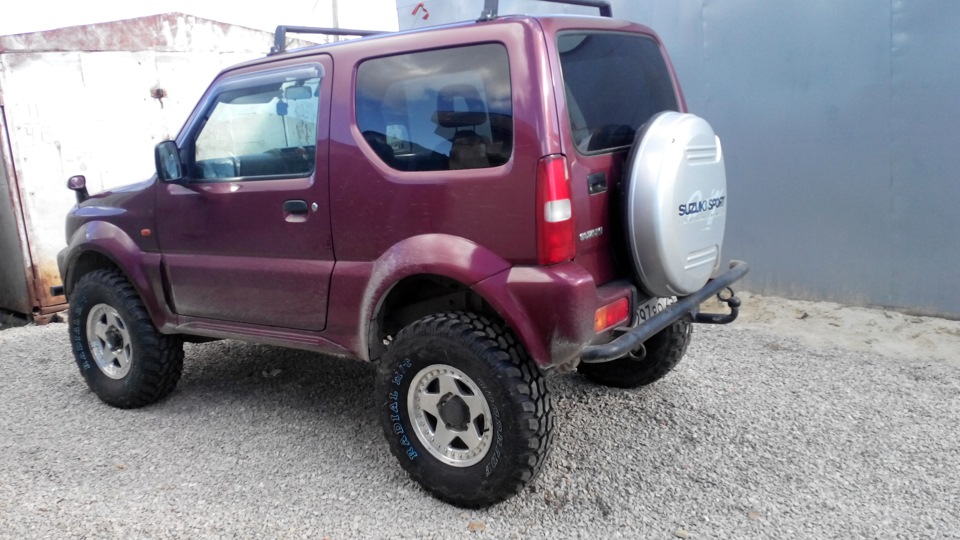 Арки сузуки джимни. Сузуки джимни аксессуары. Расширители колесных арок на сузуки джимни. Suzuki jimny 1998. Арки сузуки джимни.