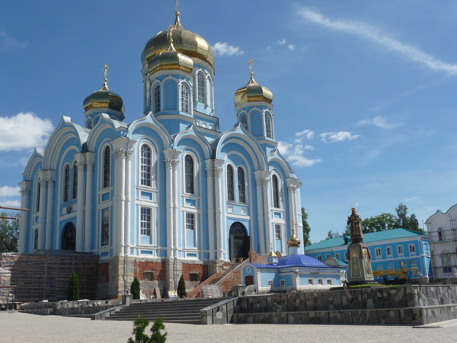 Погода в задонске. Тихон Задонский монастырь. Монастырь Задонский Воронеж. Задонск Воронеж храмы. Задонский монастырь видовая площадка.