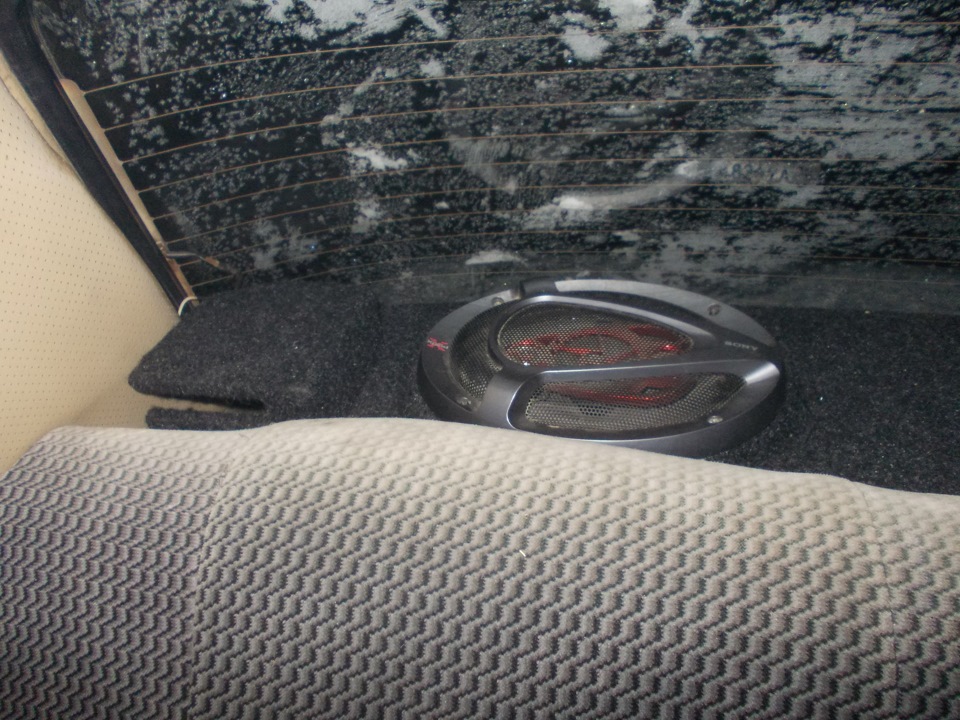 купил акустическую полку и врезал динамики в двери…лохонулся т.к стекло ...