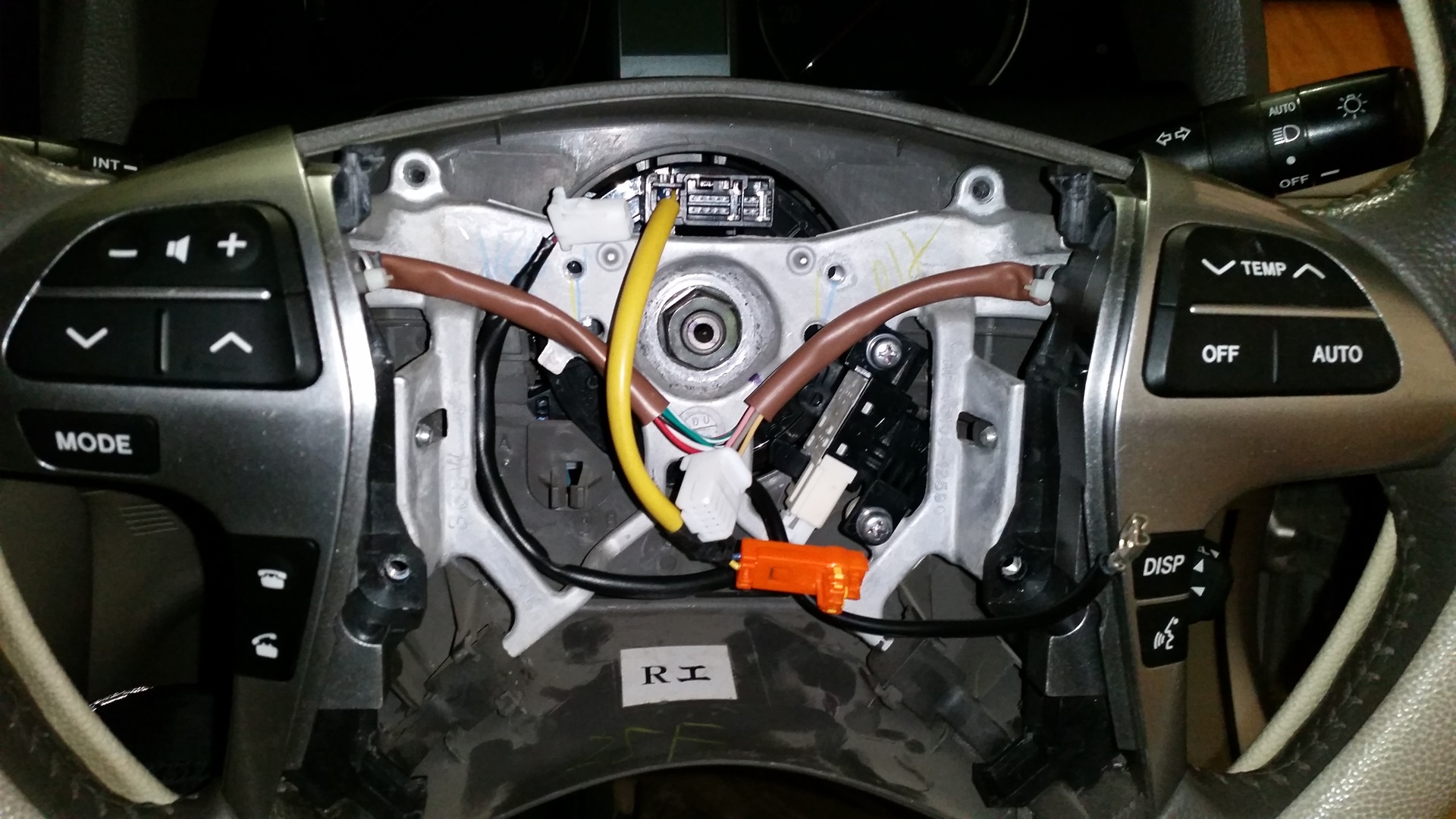 Климат контроль в лада ларгус. Климат контроль круиз контроль. Климат контроль киа рио 3. Климат контроль круиз контроль. Круиз контроль premio 2005.