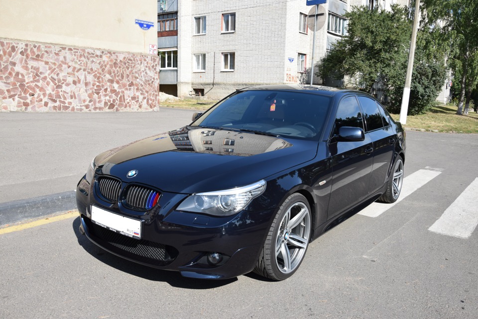 Цвет карбон шварц. Carbon Black Metallic BMW e60. Карбон Шварц 416. Карбон Шварц металлик БМВ. Black Carbon Schwarz e60.