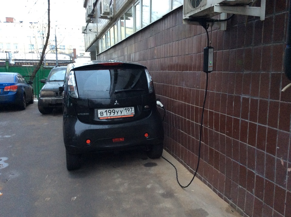 Mitsubishi i miev не заряжается