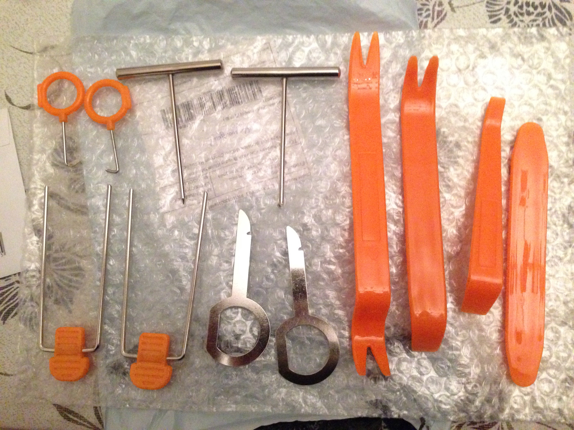 Инструмент для разборки салона автомобиля. — Volkswagen Golf Mk4, 1,4 л ...