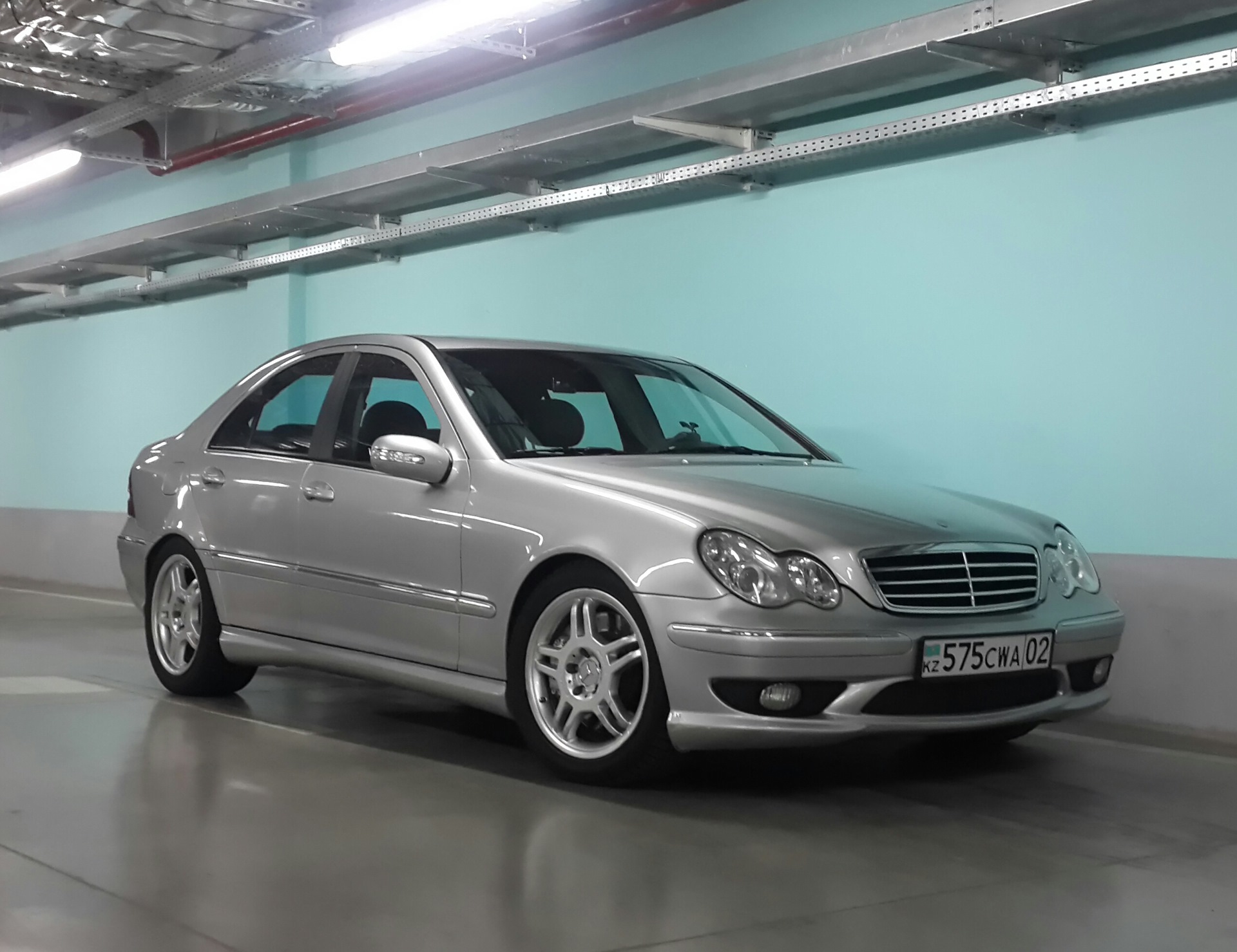 C 32. Mercedes-Benz c32 w203 AMG. Мерседес c32 AMG. Mercedes c32 AMG w203. Mercedes Benz w203 диски.