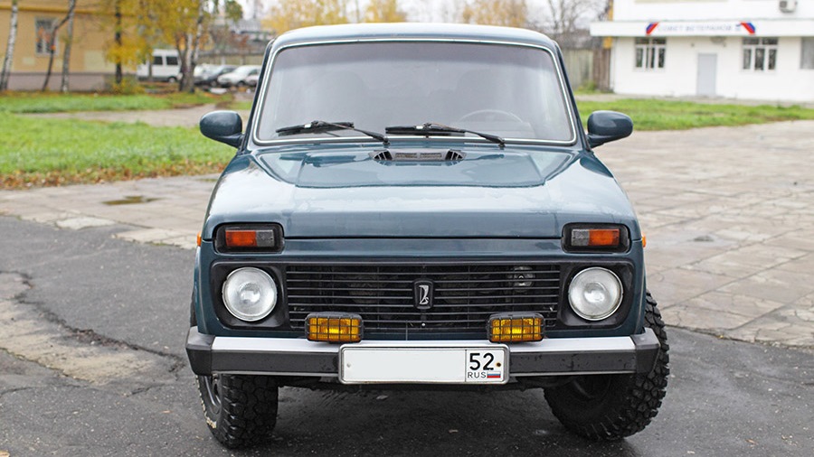 нива спереди