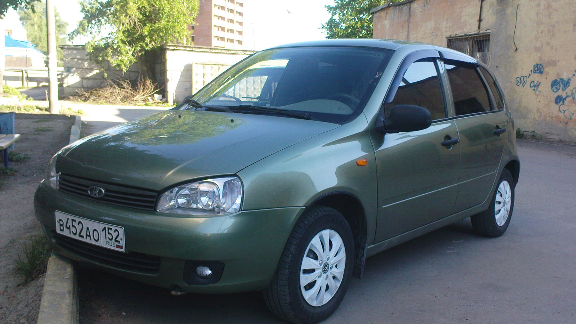 Lada Kalina 2008 зеленый седан