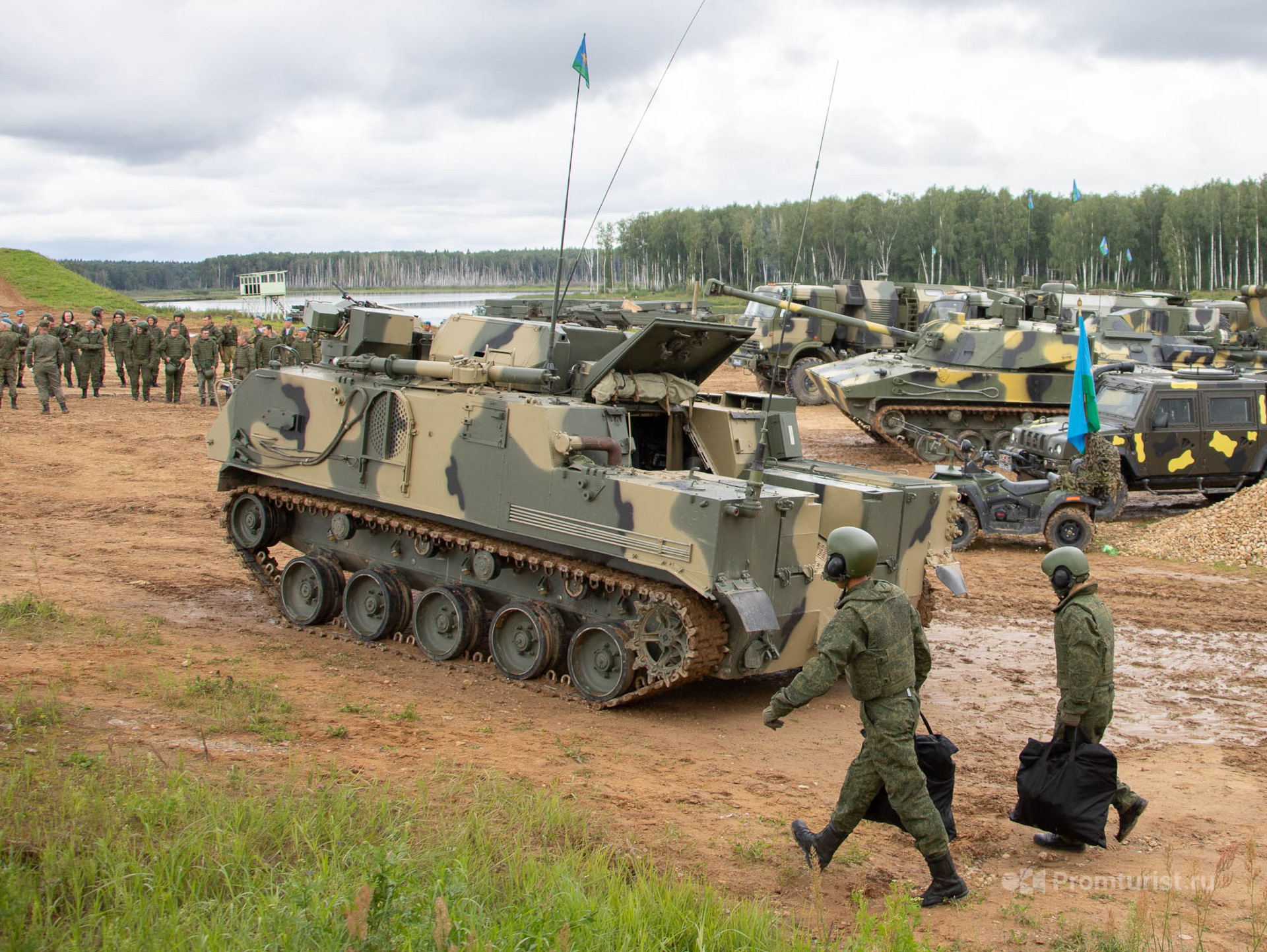 Z фото на военной технике фото