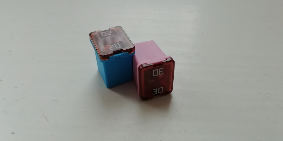 FJ1720A и FJ1730A — Lada Vesta SW (1G). Запчасти на фото: FJ1720A, FJ1730A