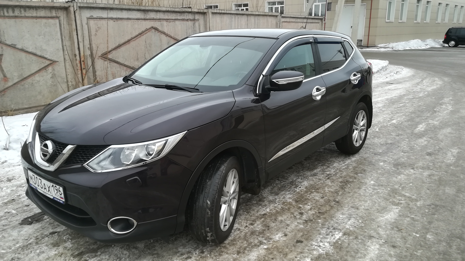 Nissan Qashqai 2011 баклажан