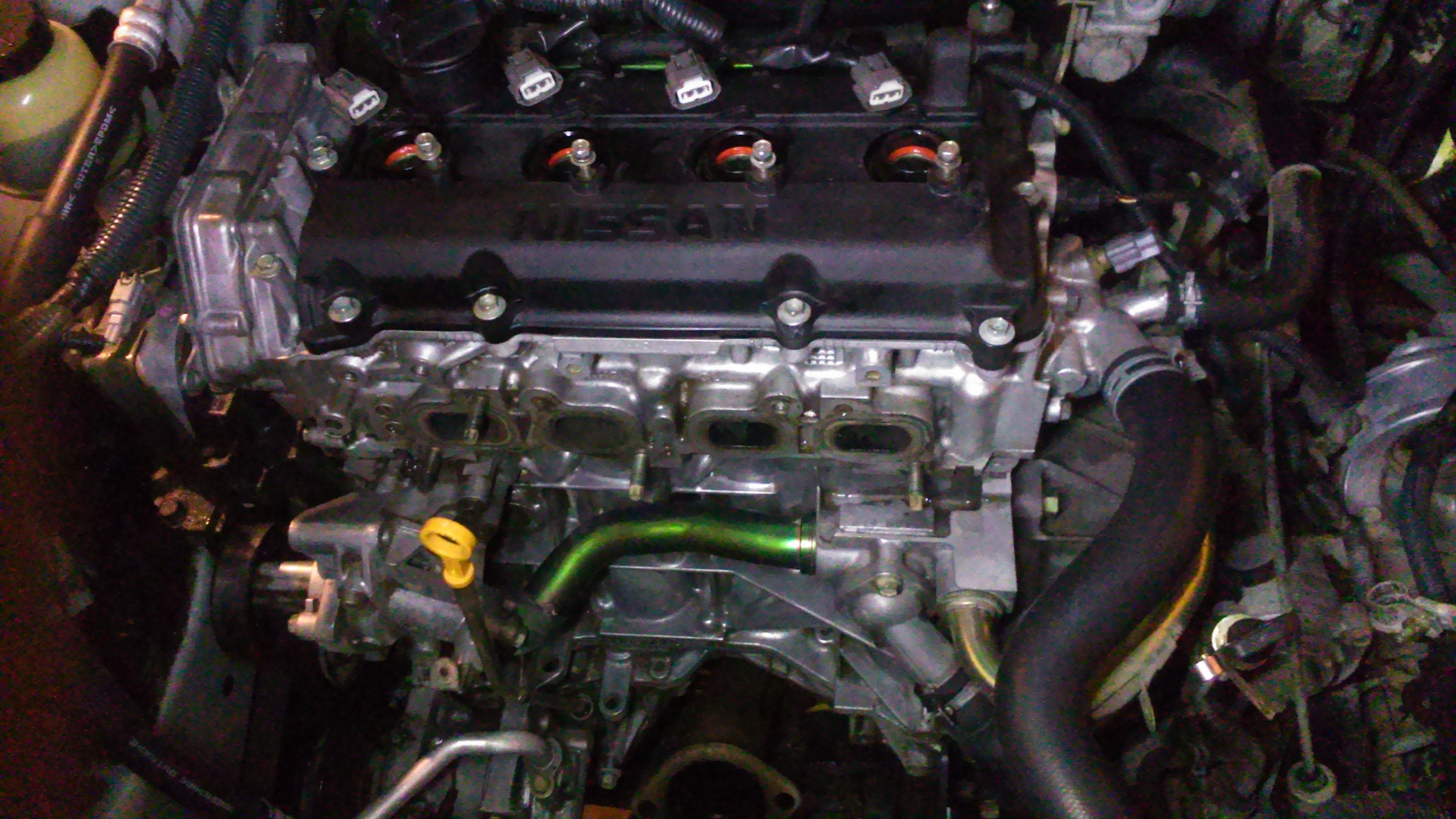 Жор масла ниссан. Ниссан Теана ремонт двигателя 2.0. X16sz жор масла. Двигатель qr25de 2.5 убрал вентиляцию карт, газов.
