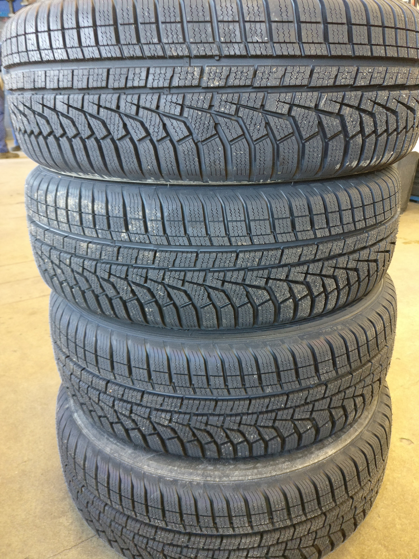 Hankook w320 i cept evo2. Hankook winter i*cept evo2 suv w320a. Шина farroad frd79. Шина 215/55 r16 hankook winter i*cept evo2 w320 97v. W320 i*cept evo2.